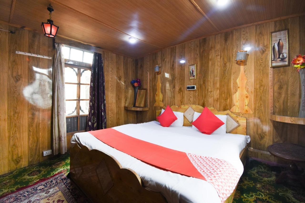 Oyo 66637 Merlin Group Of Houseboats Hotel Srinagar  Bagian luar foto