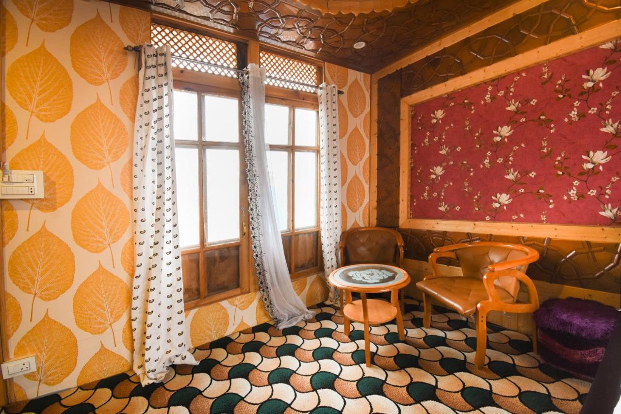 Oyo 66637 Merlin Group Of Houseboats Hotel Srinagar  Bagian luar foto