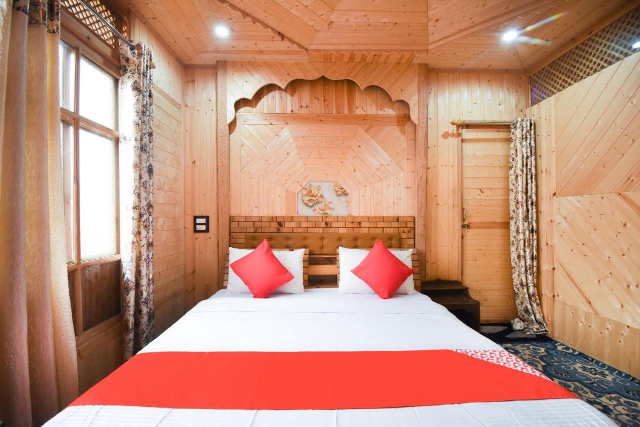 Oyo 66637 Merlin Group Of Houseboats Hotel Srinagar  Bagian luar foto