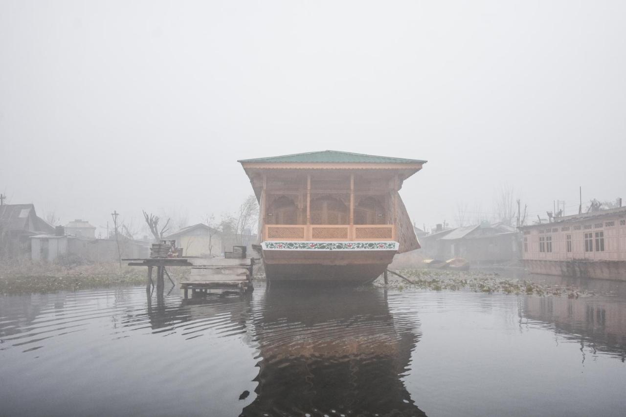 Oyo 66637 Merlin Group Of Houseboats Hotel Srinagar  Bagian luar foto